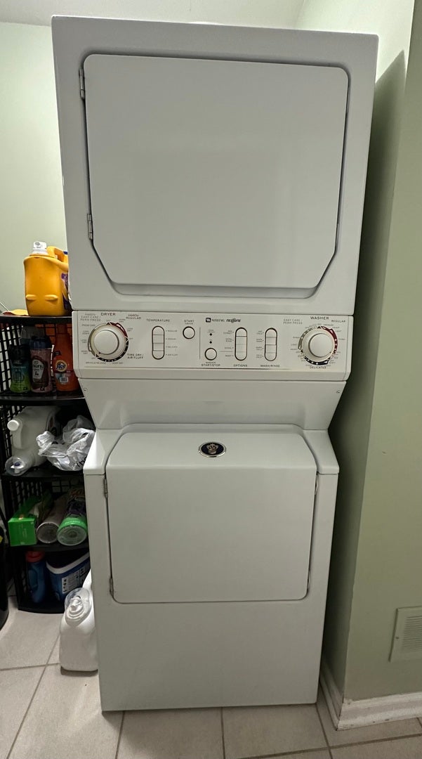 1346 Brunswick Court, Elgin, IL 60120 Laundry