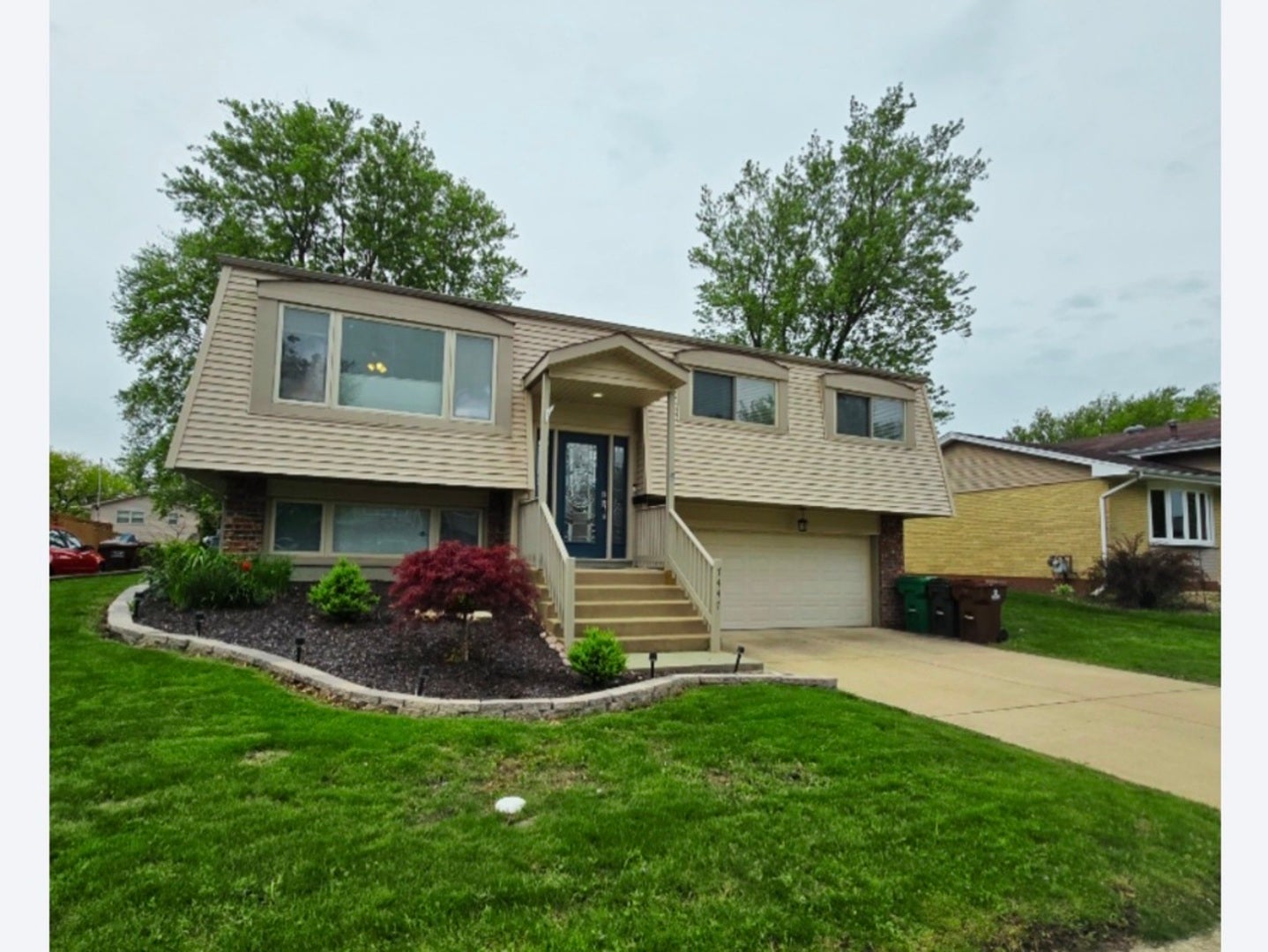 7447 160th Place, Tinley Park, IL 60477 7447 160th Place, Tinley Park, IL 60477