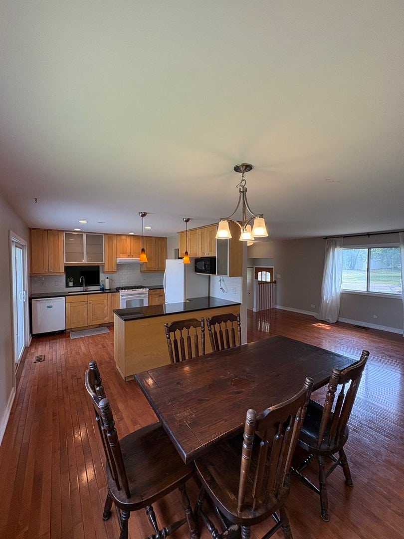 237 Aspen Drive, Bolingbrook, IL 60440 237 Aspen Drive, Bolingbrook, IL 60440