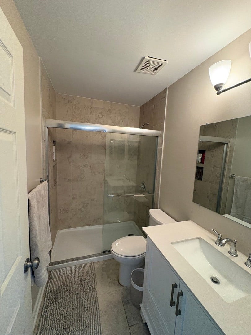 237 Aspen Drive, Bolingbrook, IL 60440 237 Aspen Drive, Bolingbrook, IL 60440