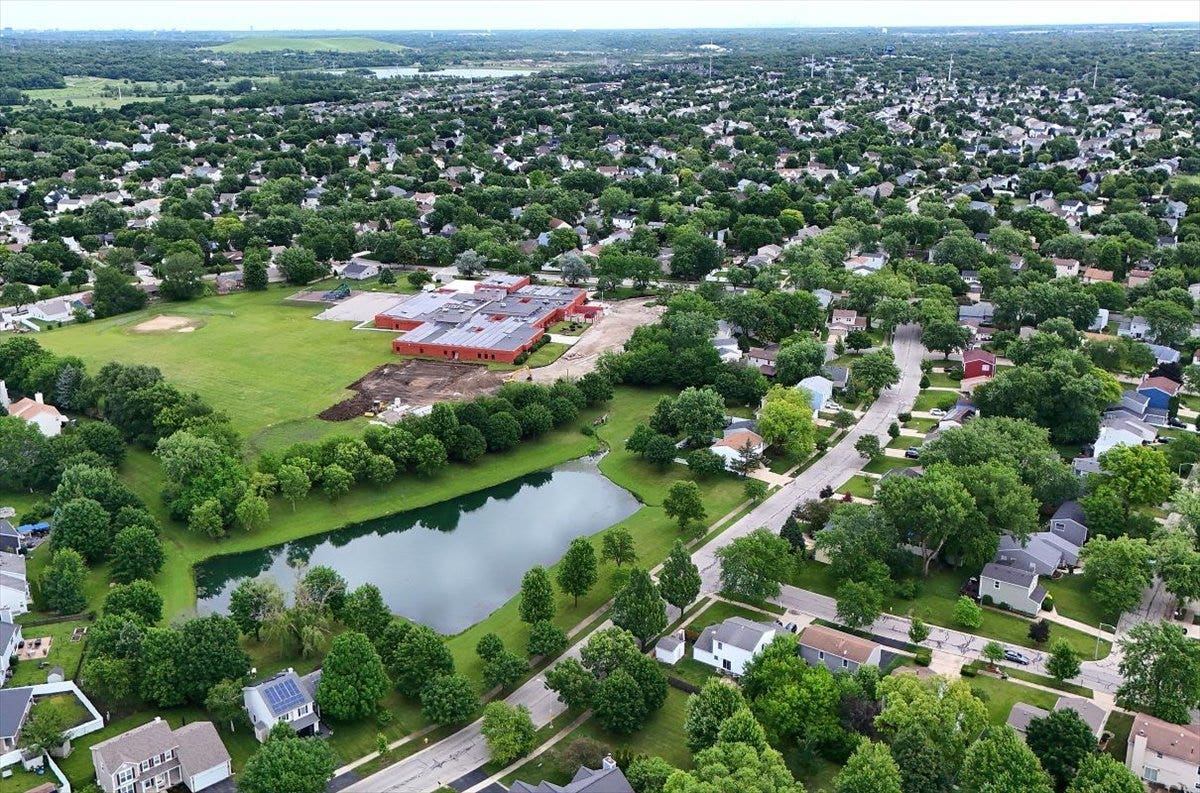 1078 Towner Drive, Bolingbrook, IL 60440 1078 Towner Drive, Bolingbrook, IL 60440