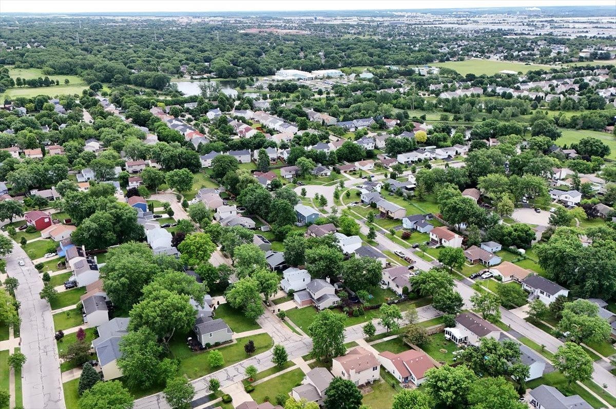 1078 Towner Drive, Bolingbrook, IL 60440 1078 Towner Drive, Bolingbrook, IL 60440