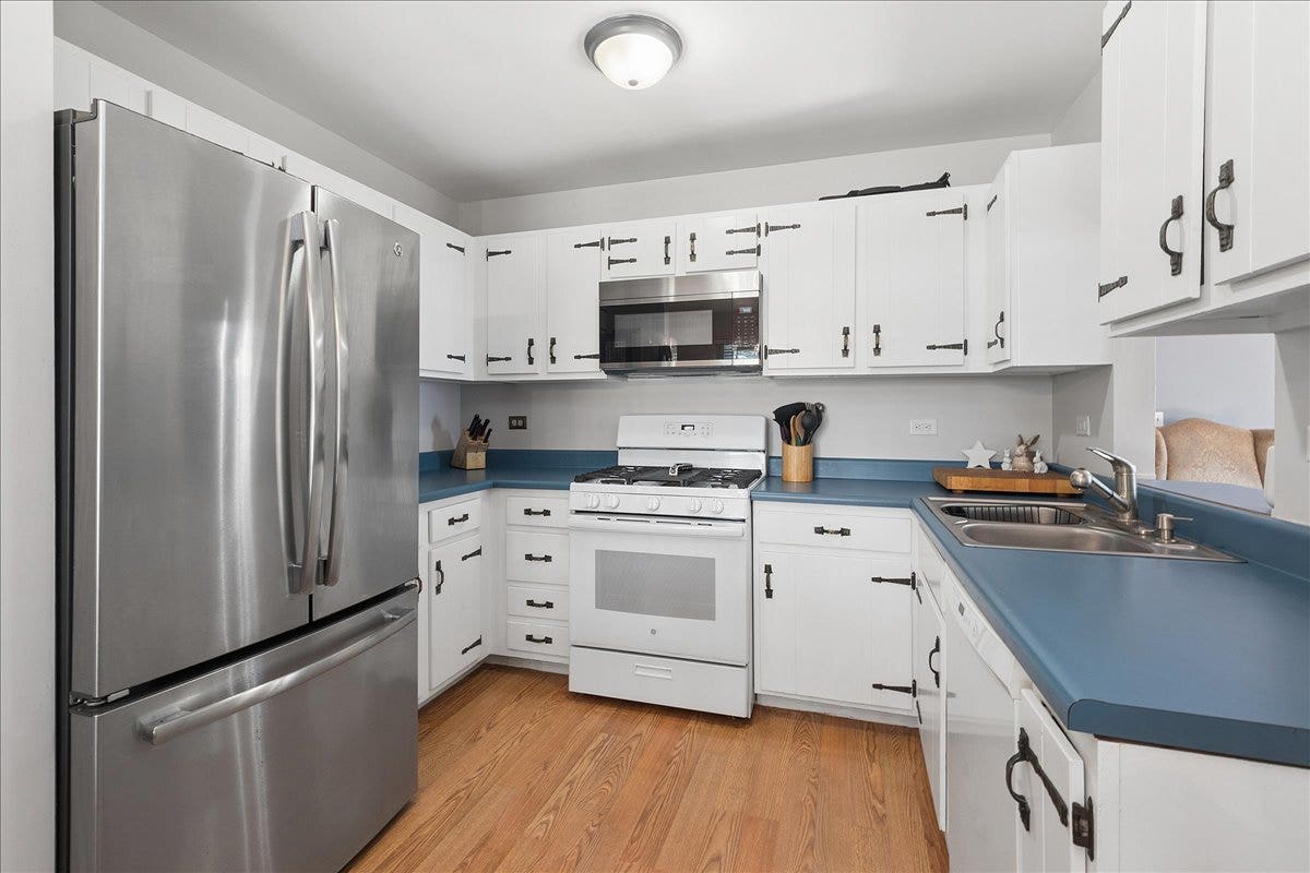 1078 Towner Drive, Bolingbrook, IL 60440 1078 Towner Drive, Bolingbrook, IL 60440