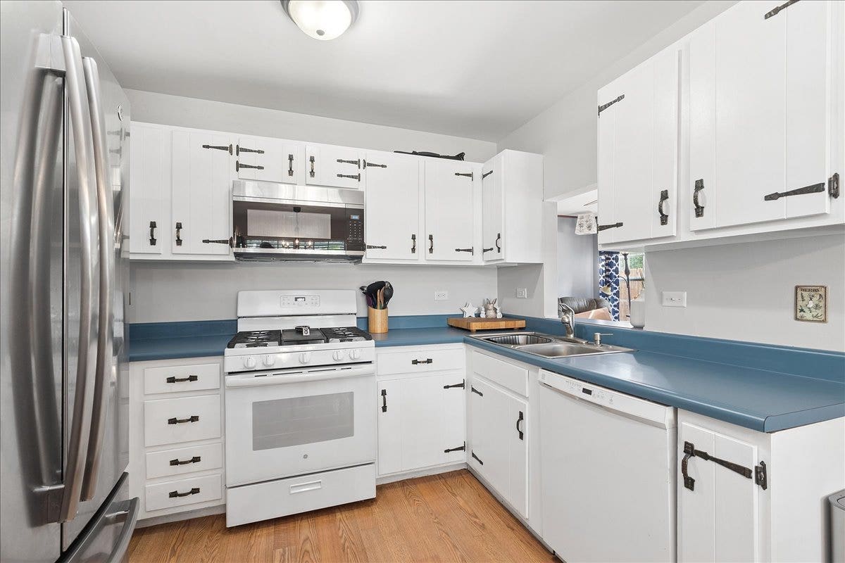 1078 Towner Drive, Bolingbrook, IL 60440 1078 Towner Drive, Bolingbrook, IL 60440