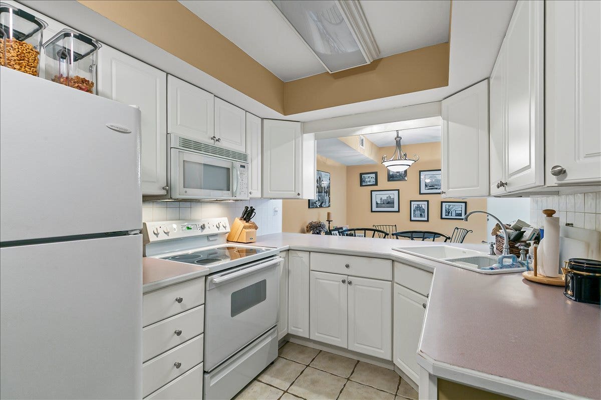 7509 W 175 Street, #232, Tinley Park, IL 60477 7509 W 175 Street, #232, Tinley Park, IL 60477