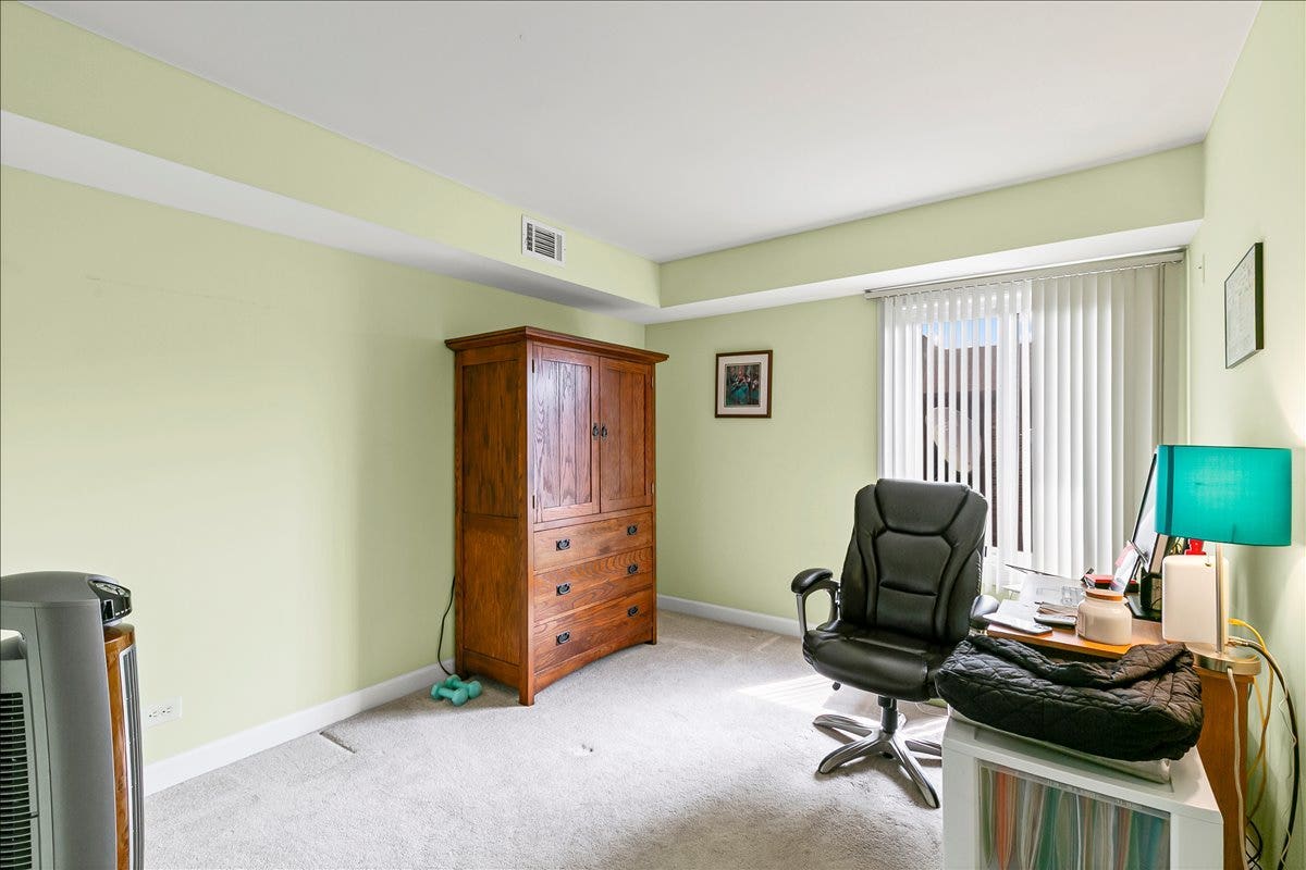7509 W 175 Street, #232, Tinley Park, IL 60477 7509 W 175 Street, #232, Tinley Park, IL 60477
