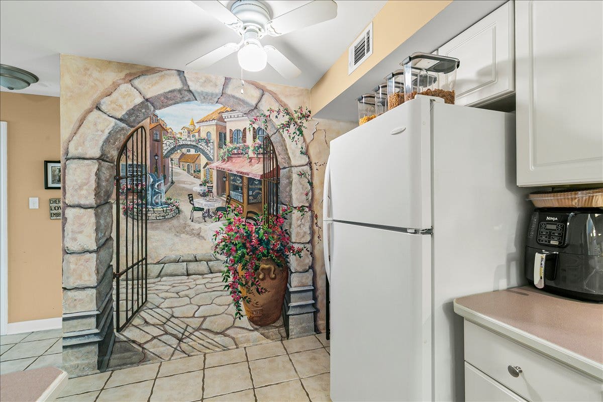 7509 W 175 Street, #232, Tinley Park, IL 60477 7509 W 175 Street, #232, Tinley Park, IL 60477