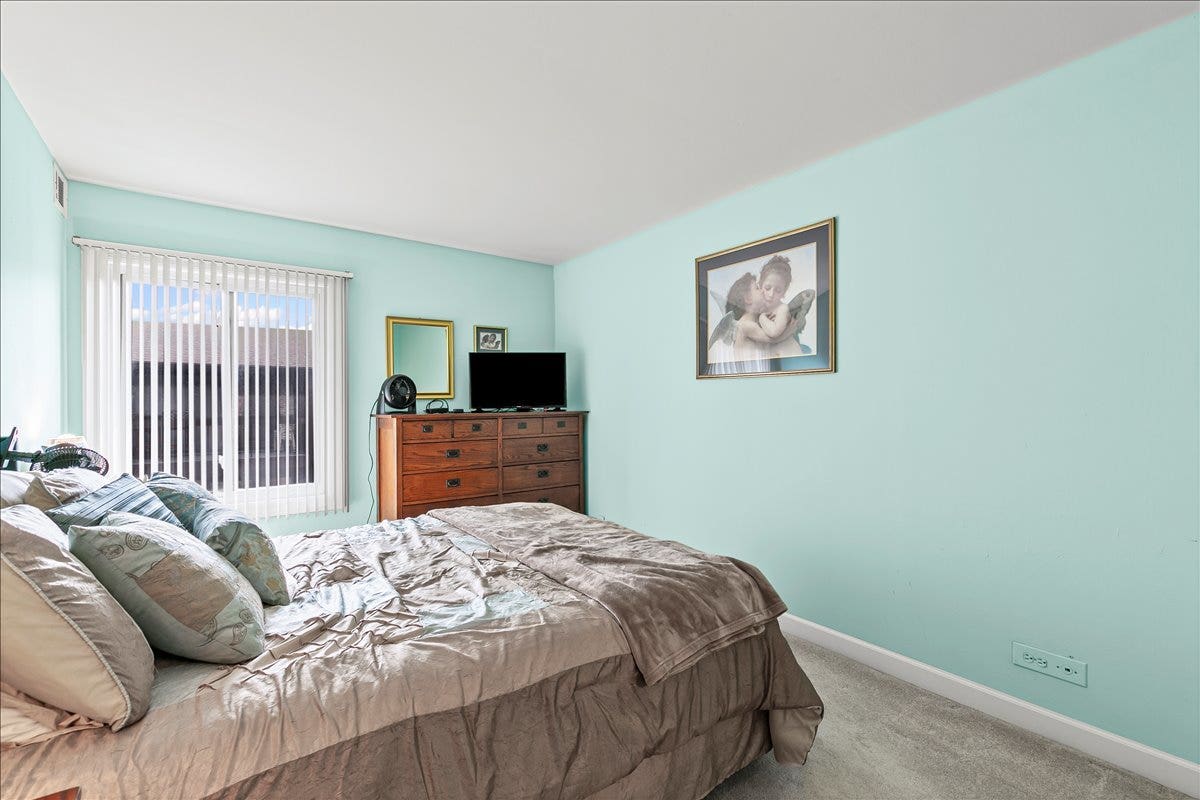 7509 W 175 Street, #232, Tinley Park, IL 60477 7509 W 175 Street, #232, Tinley Park, IL 60477