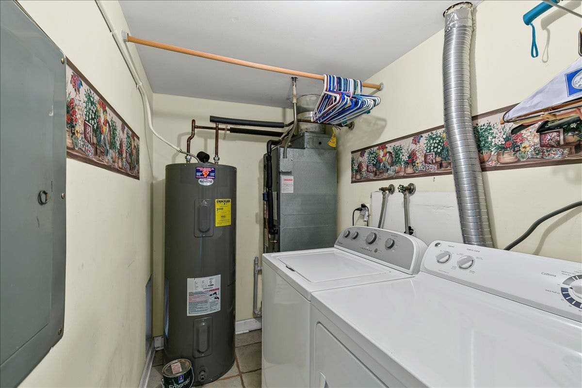7509 W 175 Street, #232, Tinley Park, IL 60477 7509 W 175 Street, #232, Tinley Park, IL 60477