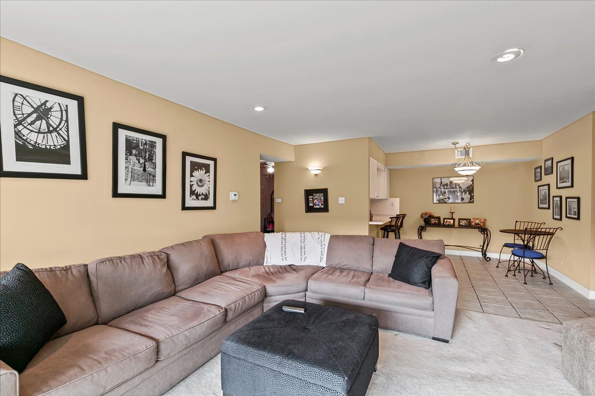 7509 W 175 Street, #232, Tinley Park, IL 60477 7509 W 175 Street, #232, Tinley Park, IL 60477