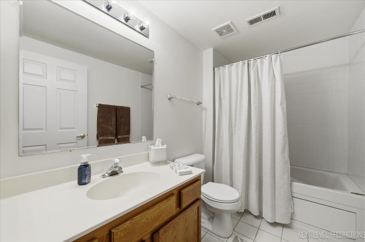 7841 W 157th Street, #104, Orland Park, IL 60462 Second bath
