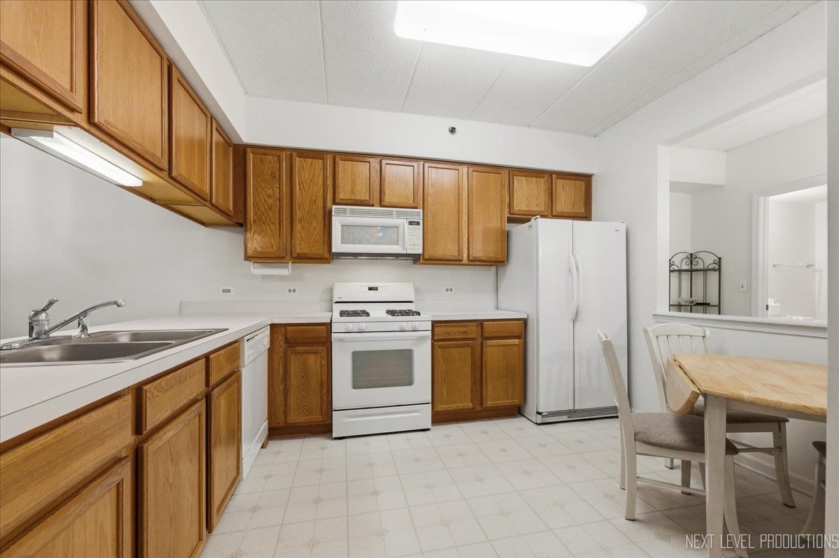 7841 W 157th Street, #104, Orland Park, IL 60462 Abundance of storage!