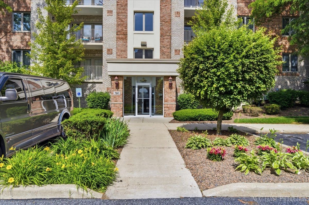7841 W 157th Street, #104, Orland Park, IL 60462 7841 W 157th Street, #104, Orland Park, IL 60462
