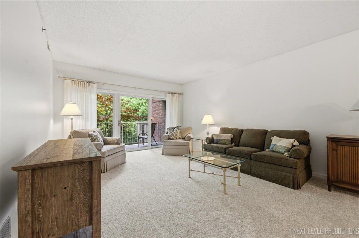 7841 W 157th Street, #104, Orland Park, IL 60462 7841 W 157th Street, #104, Orland Park, IL 60462