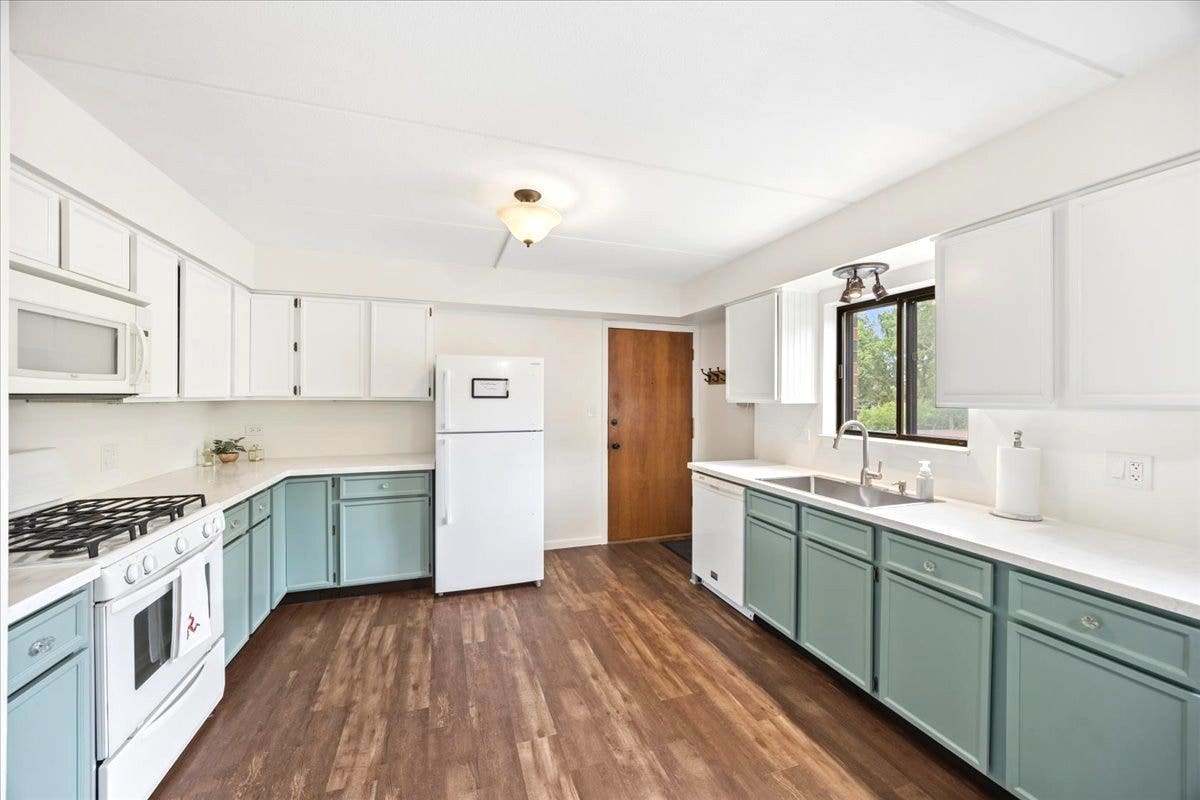 4944 Douglas Road, #204, Downers Grove, IL 60515
