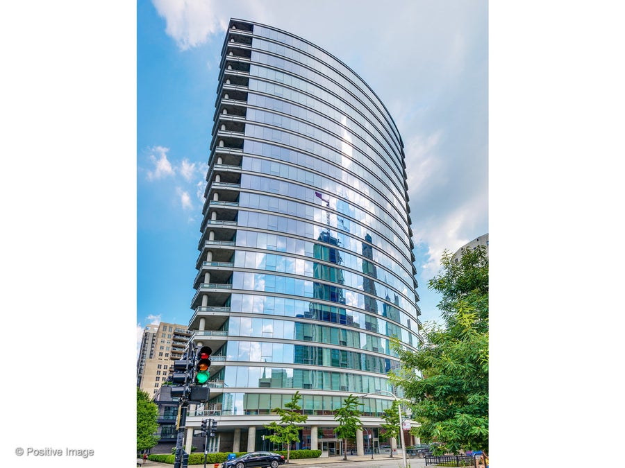 Property photo for 30 W Oak Street, #23A, Chicago, IL