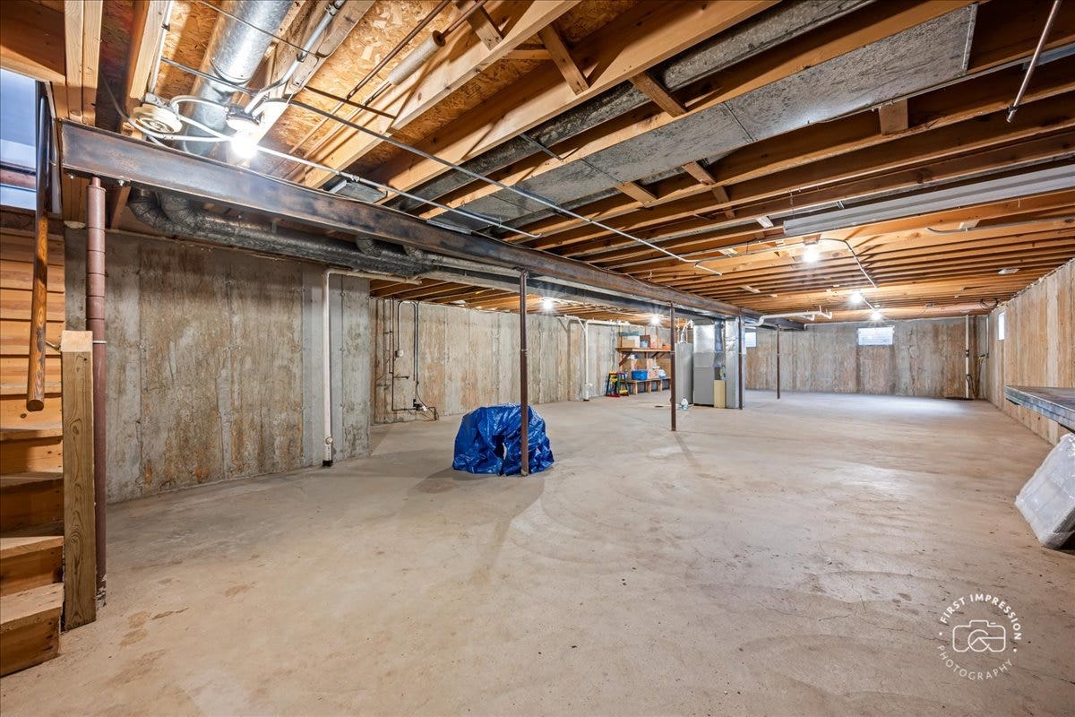 13 N Weston Avenue, Elgin, IL 60123 LARGE UNFINISHED BASEMENT