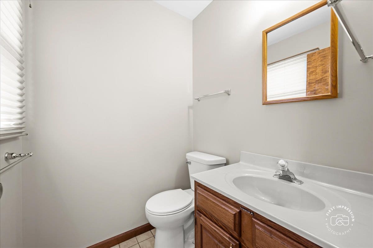 13 N Weston Avenue, Elgin, IL 60123 1/2 BATH