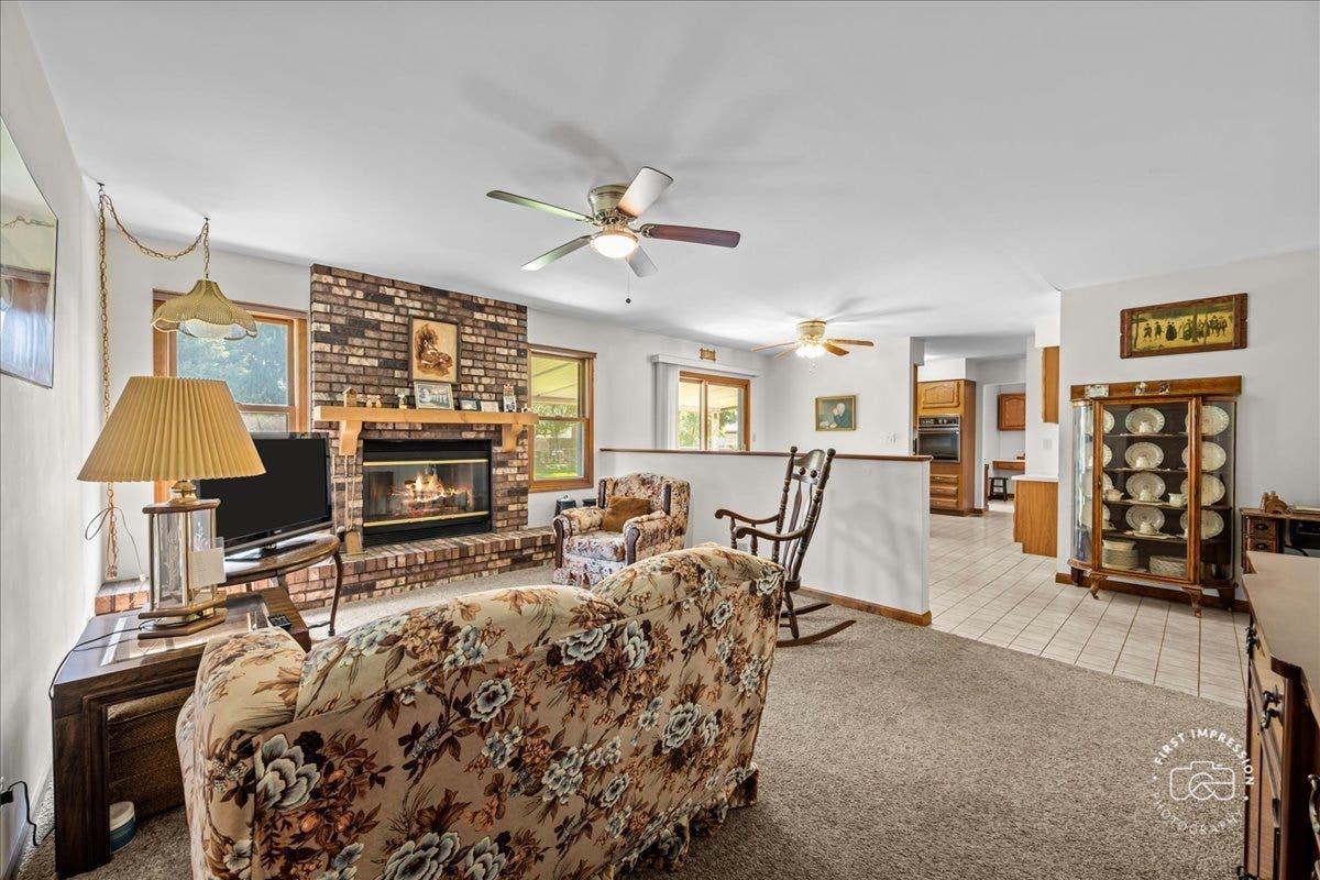 13 N Weston Avenue, Elgin, IL 60123 OPEN CONCEPT