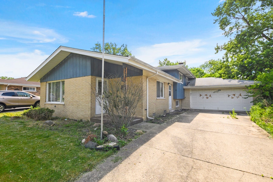 Property photo for 16412 George Drive, Oak Forest, IL