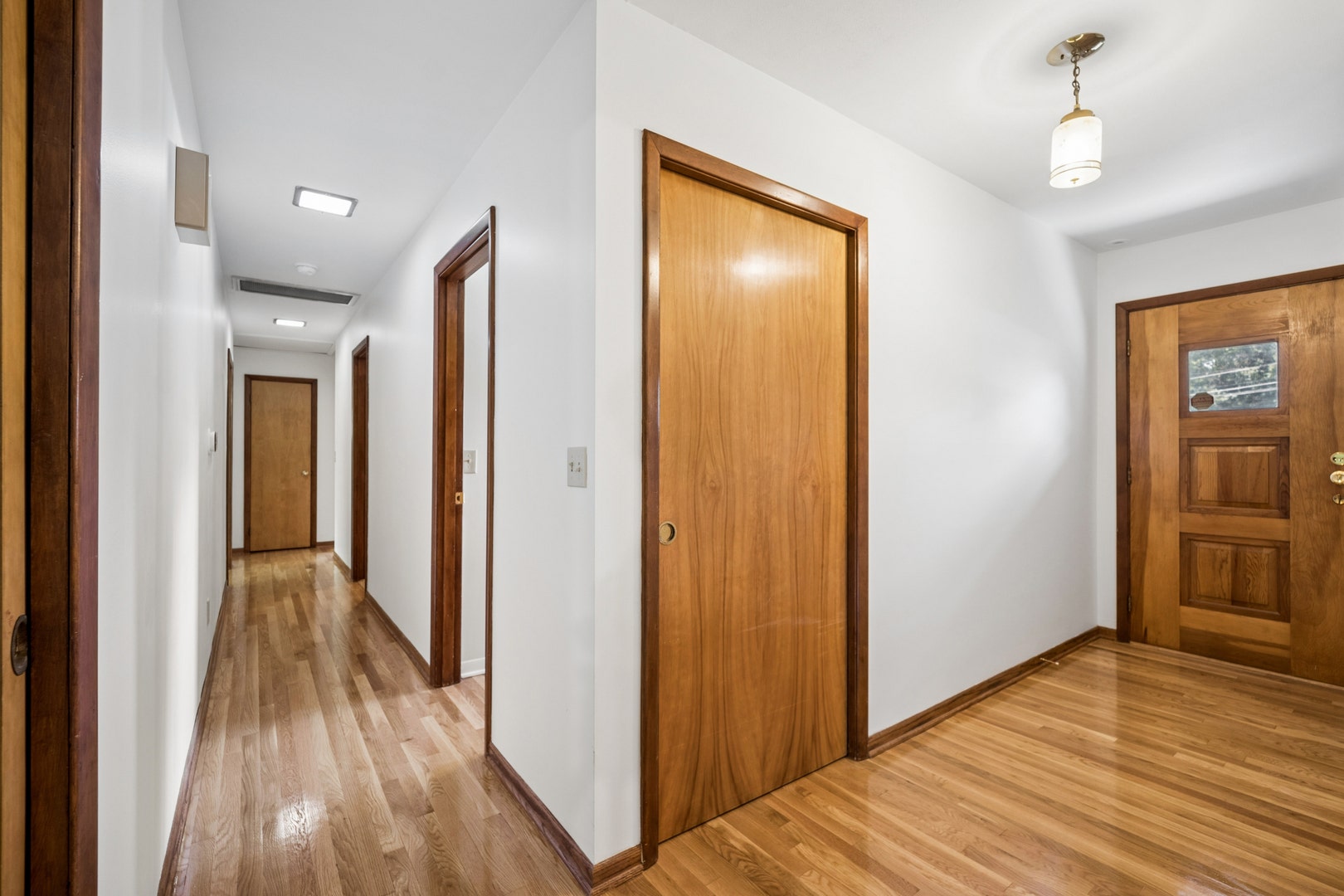 1225 Oakdale Drive, Elgin, IL 60123 1225 Oakdale Drive, Elgin, IL 60123