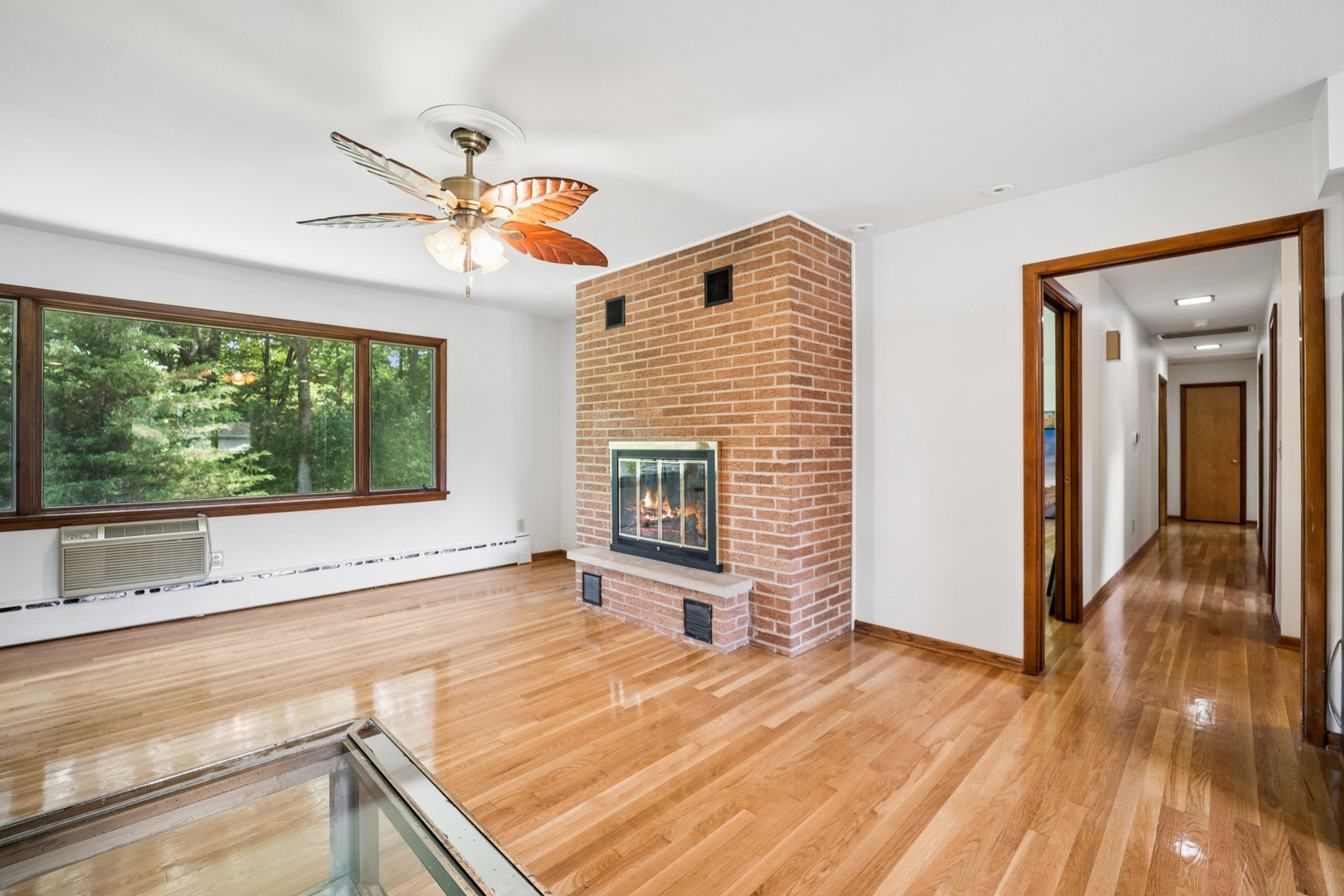 1225 Oakdale Drive, Elgin, IL 60123 1225 Oakdale Drive, Elgin, IL 60123
