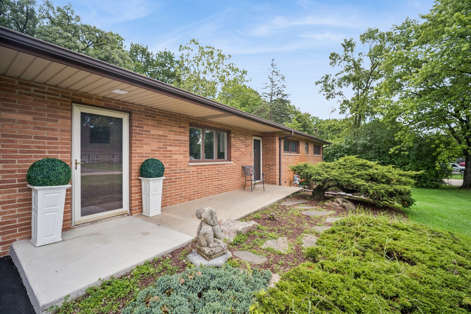 1225 Oakdale Drive, Elgin, IL 60123 1225 Oakdale Drive, Elgin, IL 60123