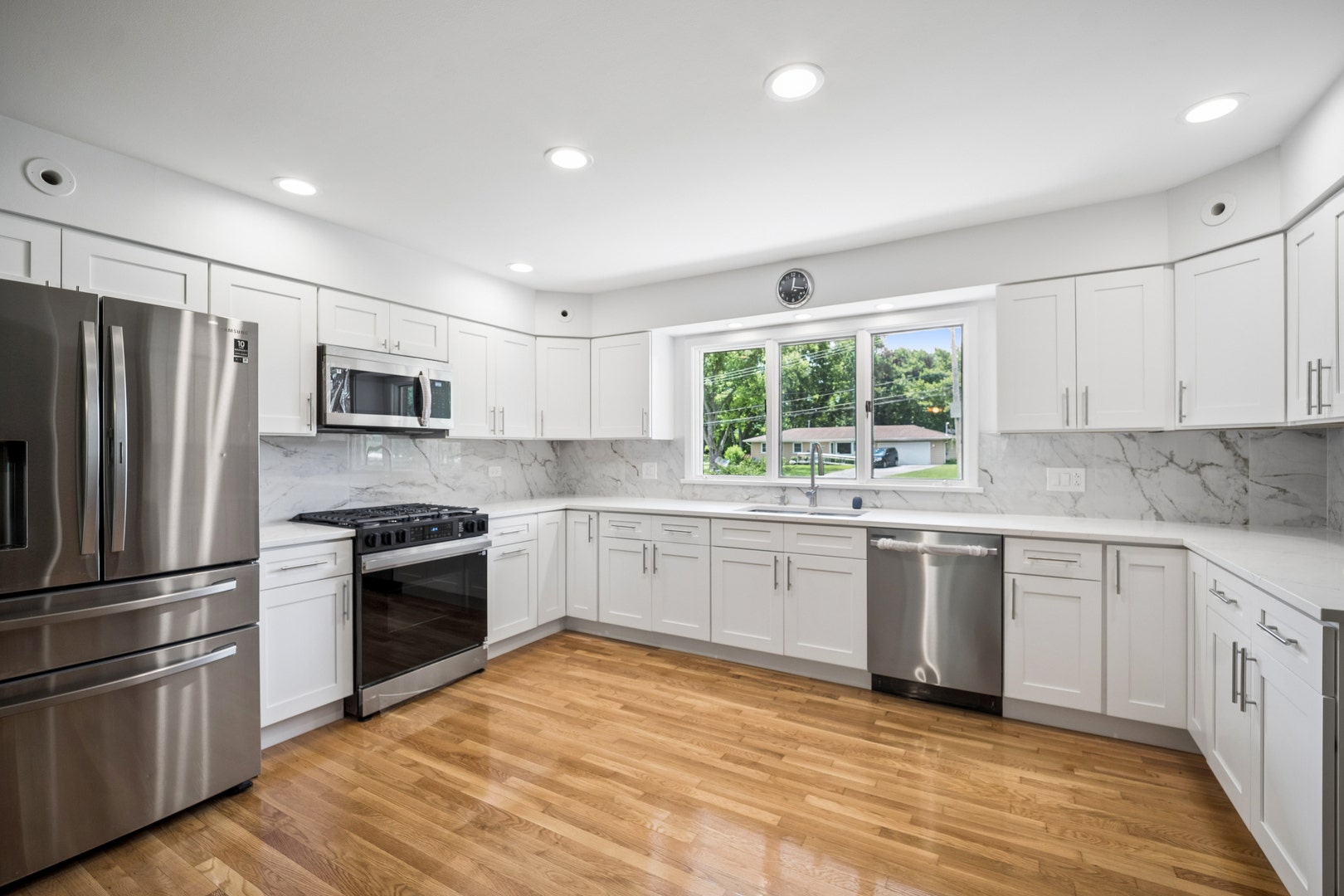 1225 Oakdale Drive, Elgin, IL 60123 1225 Oakdale Drive, Elgin, IL 60123