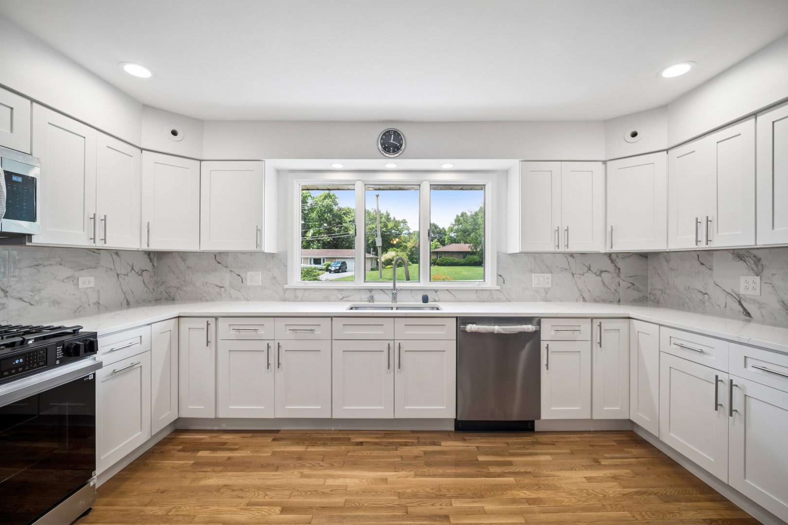 1225 Oakdale Drive, Elgin, IL 60123 1225 Oakdale Drive, Elgin, IL 60123