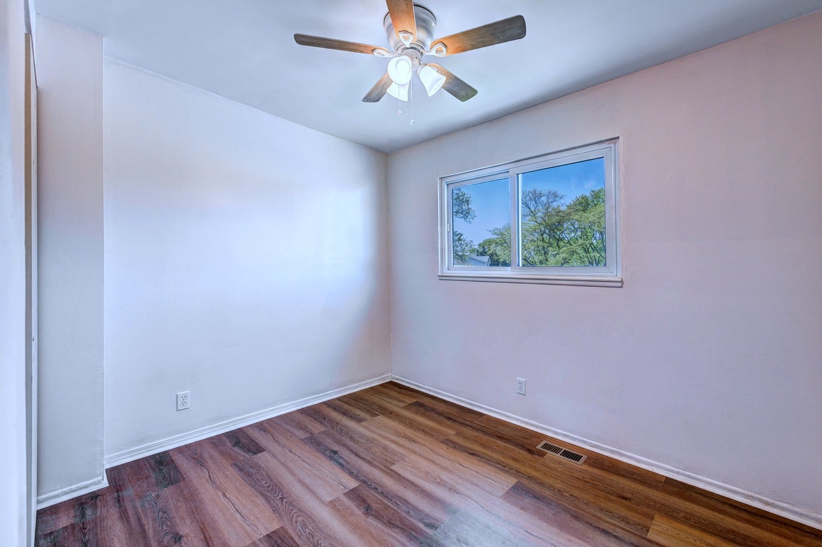 200 Hampdon Court, Bolingbrook, IL 60440 200 Hampdon Court, Bolingbrook, IL 60440