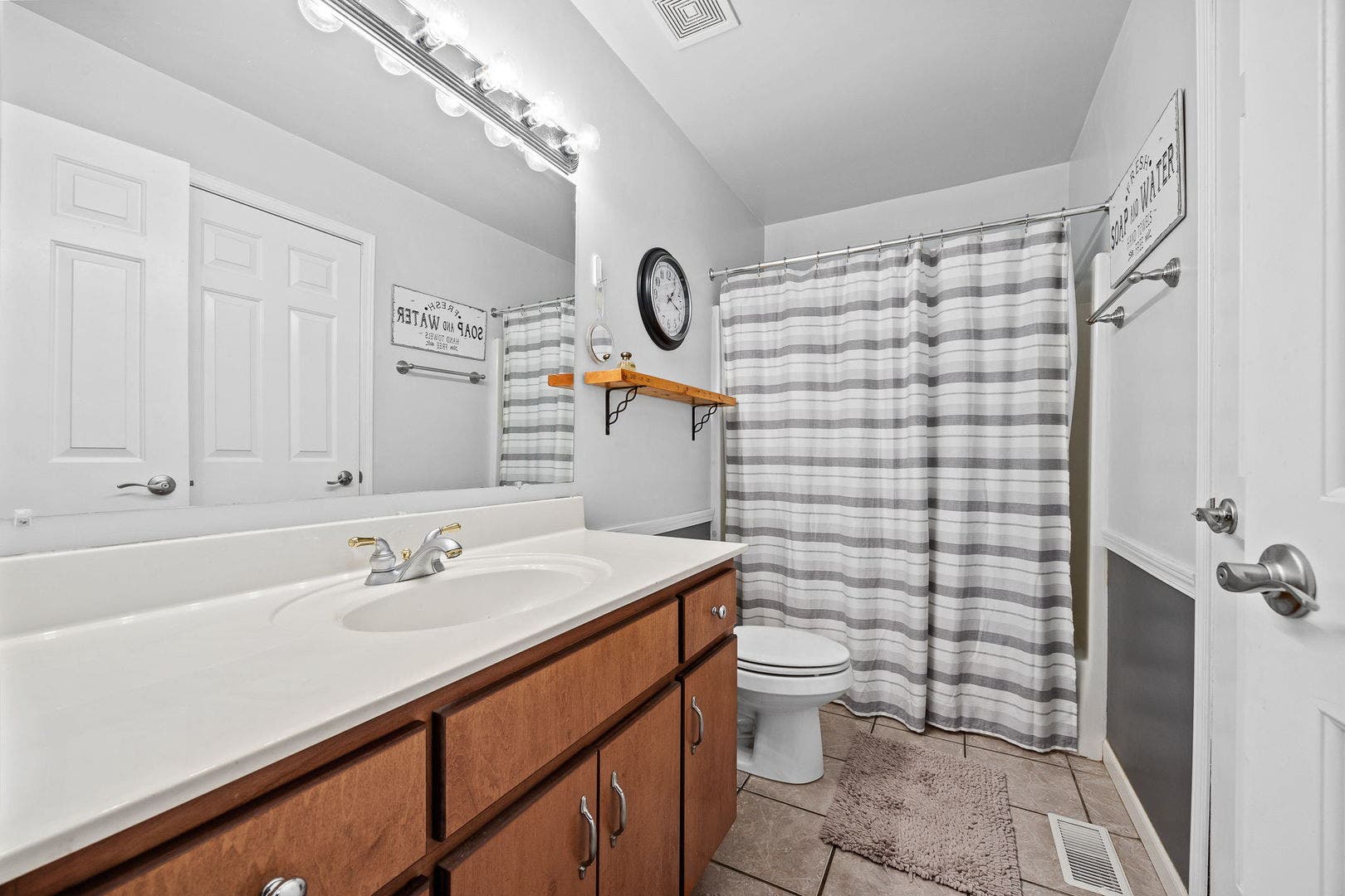 110 Sibley Drive, Minooka, IL 60447 110 Sibley Drive, Minooka, IL 60447