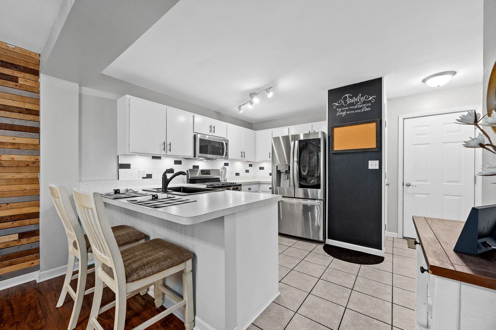 110 Sibley Drive, Minooka, IL 60447 110 Sibley Drive, Minooka, IL 60447