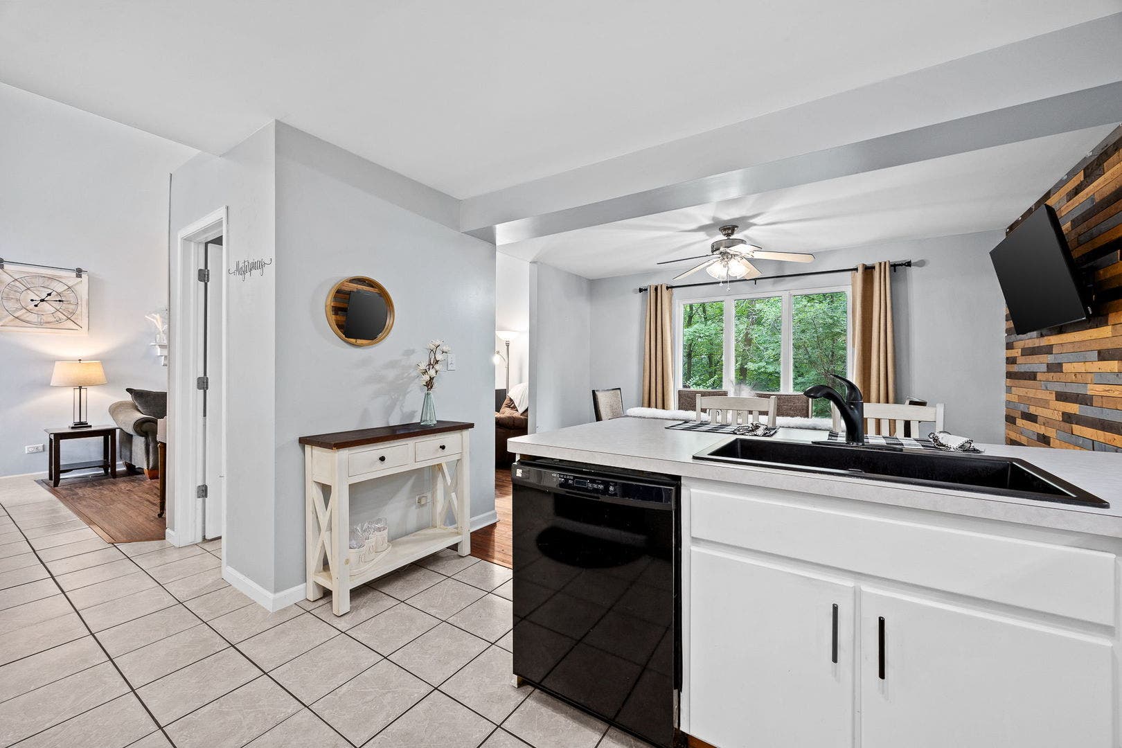 110 Sibley Drive, Minooka, IL 60447 110 Sibley Drive, Minooka, IL 60447