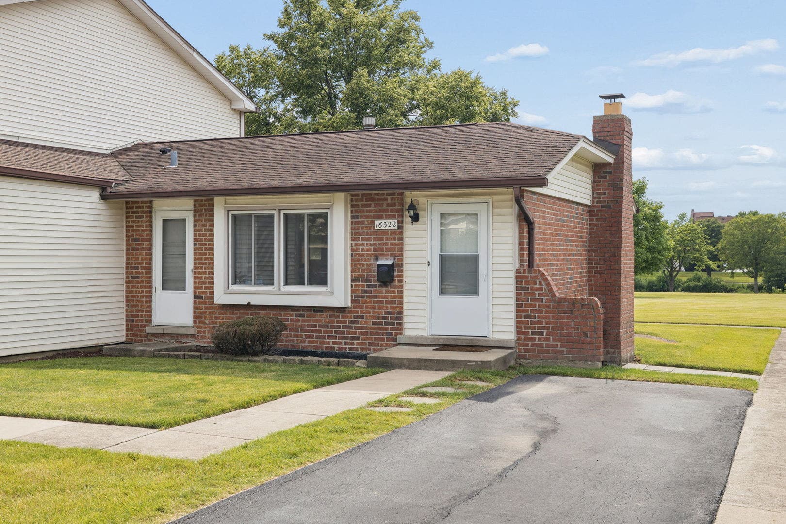 16322 Brementowne Drive, Tinley Park, IL 60477