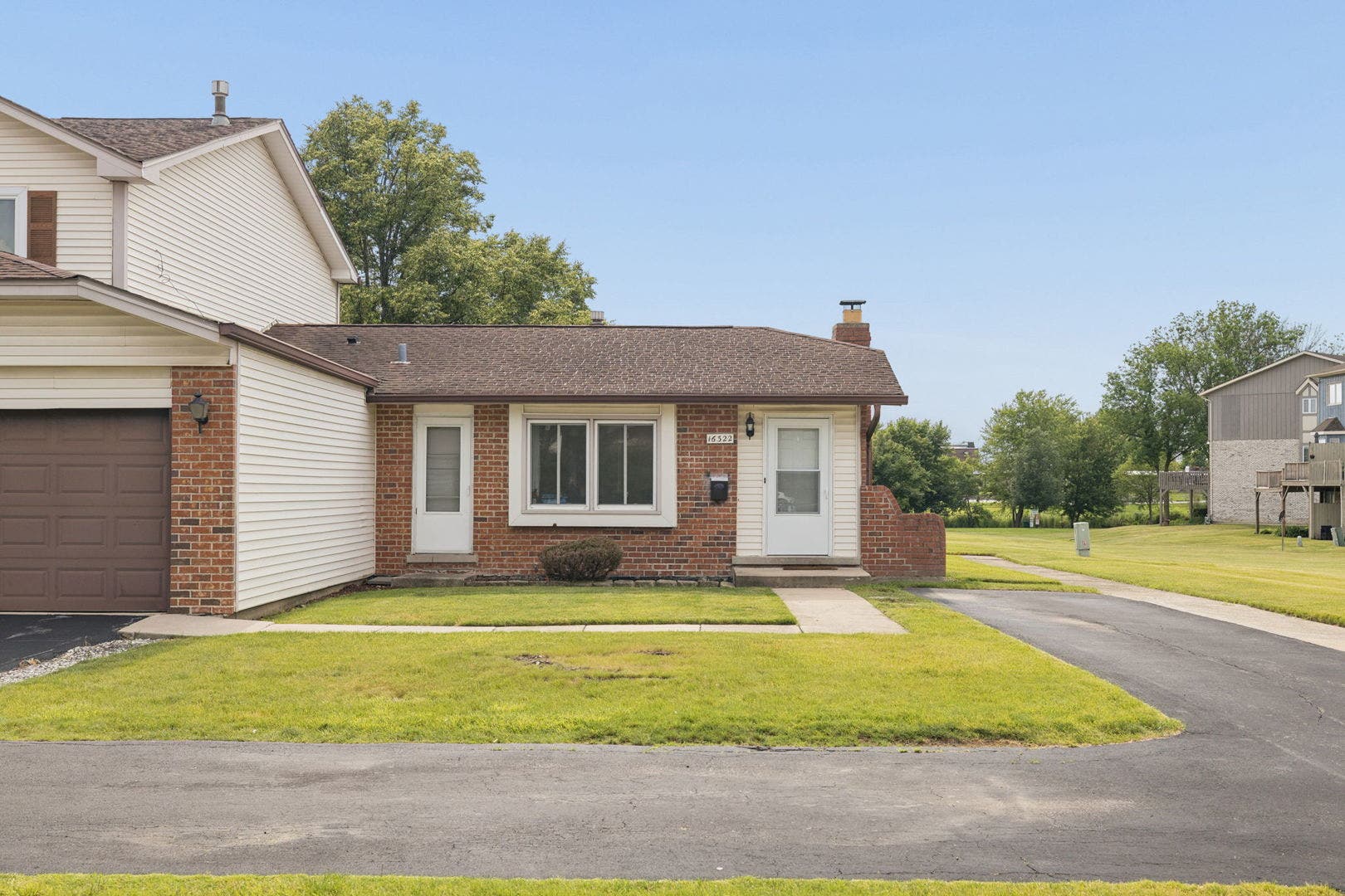 16322 Brementowne Drive, Tinley Park, IL 60477
