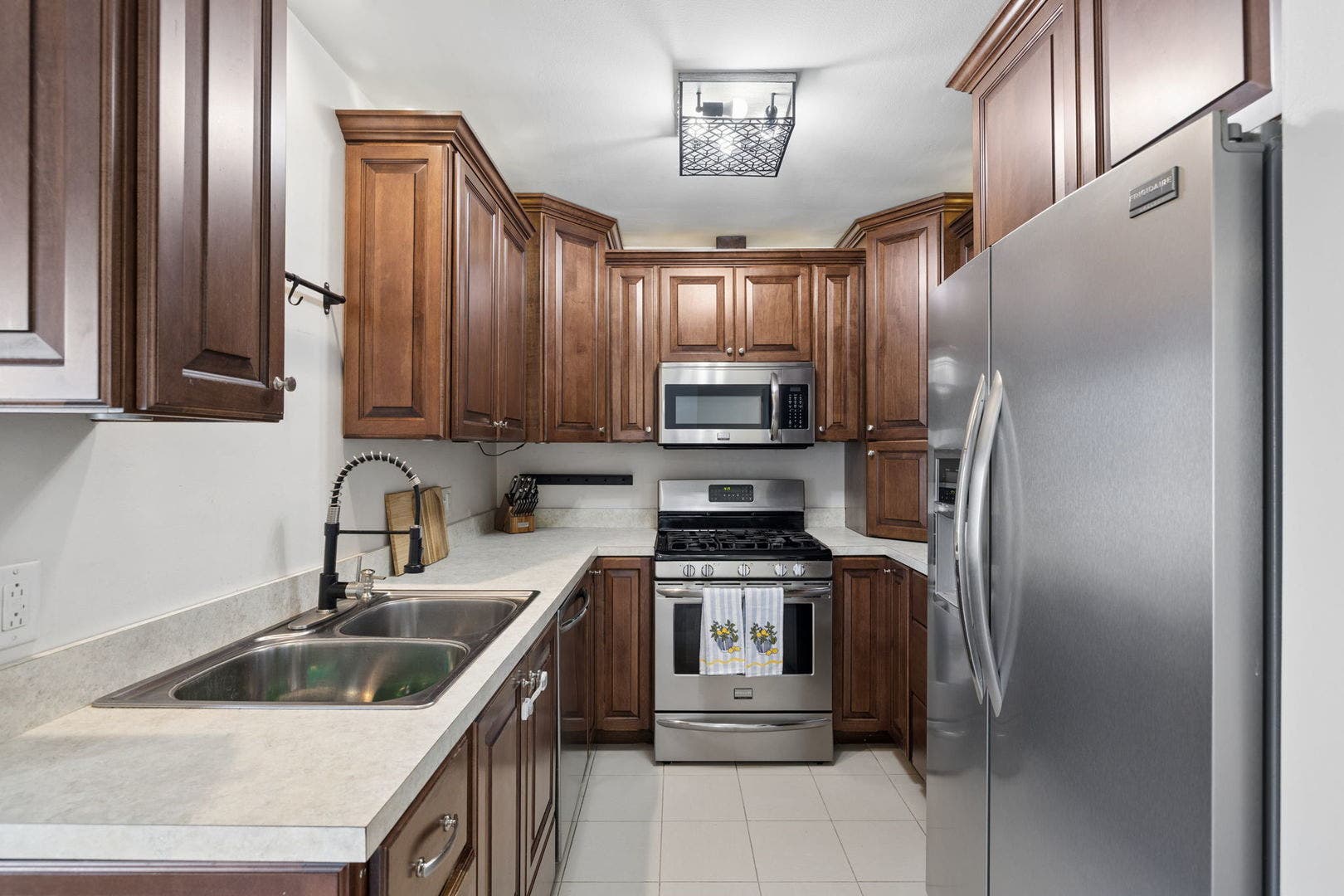16322 Brementowne Drive, Tinley Park, IL 60477