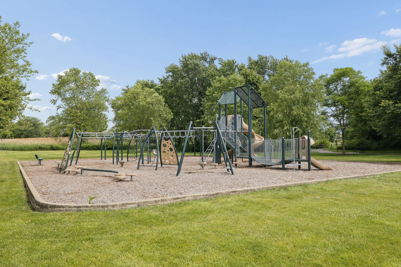 16322 Brementowne Drive, Tinley Park, IL 60477