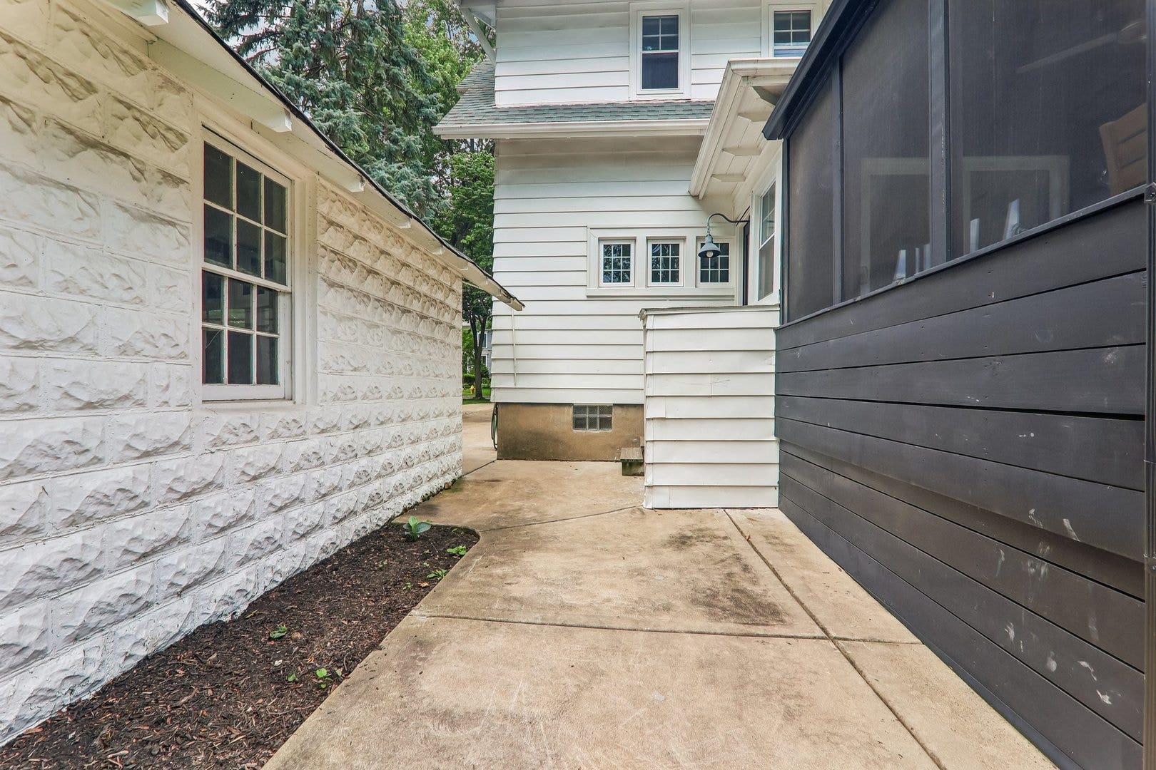 4917 Highland Avenue, Downers Grove, IL 60515 4917 Highland Avenue, Downers Grove, IL 60515