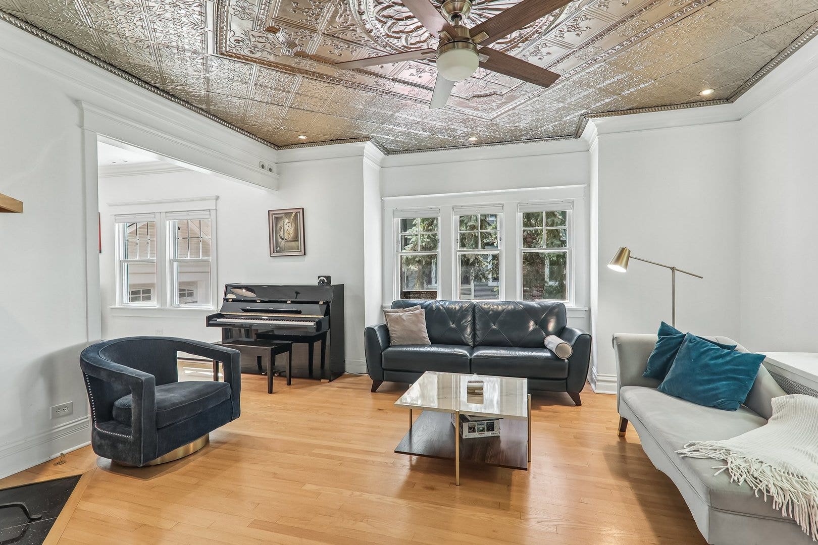 4917 Highland Avenue, Downers Grove, IL 60515 4917 Highland Avenue, Downers Grove, IL 60515