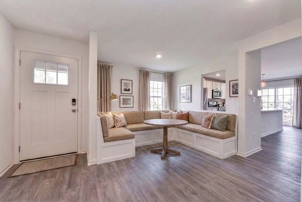 2068 Canyon Creek Court, Aurora, IL 60503 2068 Canyon Creek Court, Aurora, IL 60503