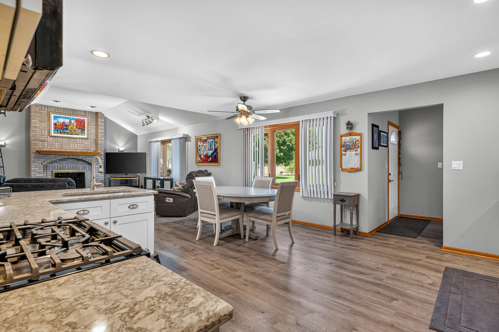 15301 Rosarie Drive, Homer Glen, IL 60491 15301 Rosarie Drive, Homer Glen, IL 60491