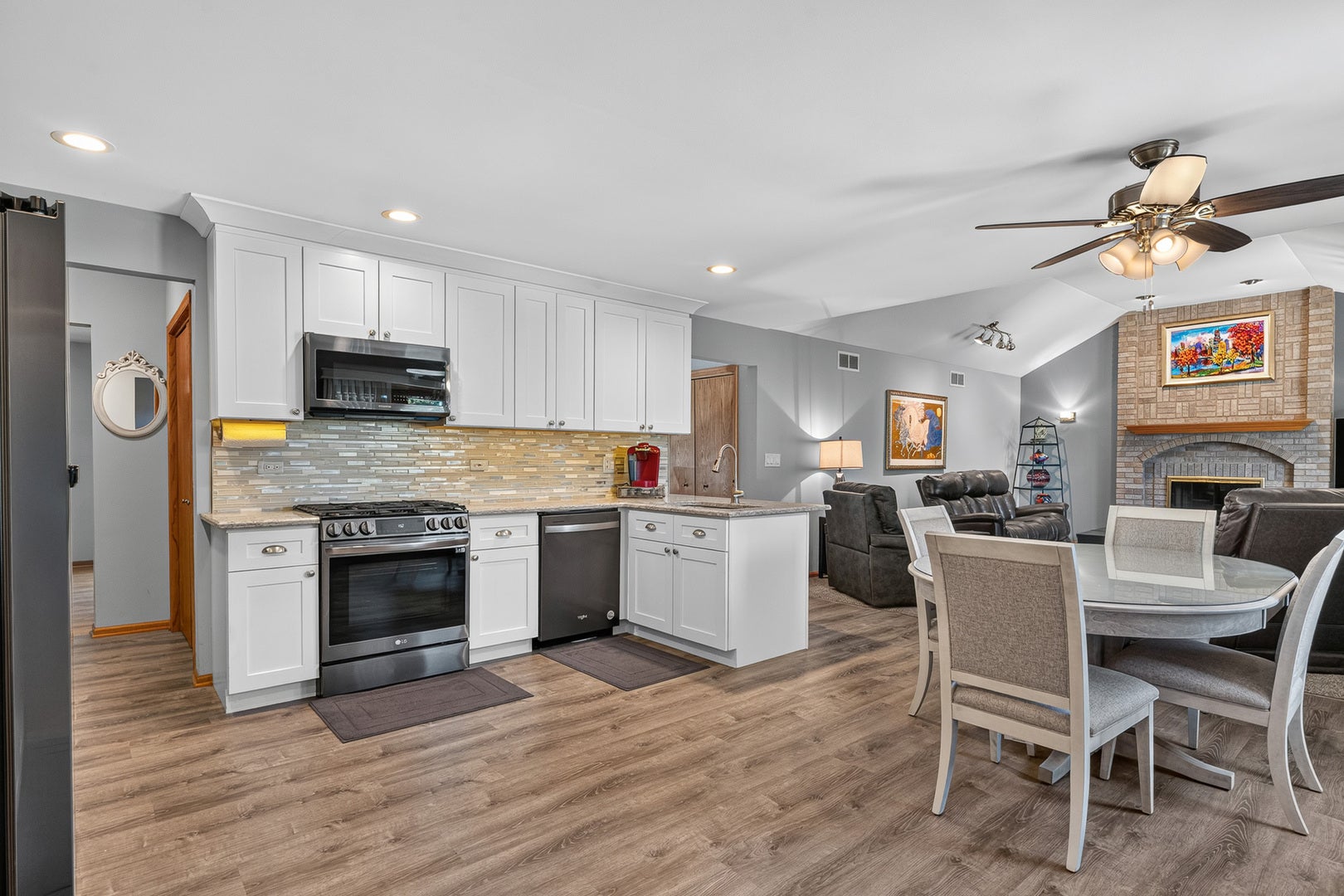15301 Rosarie Drive, Homer Glen, IL 60491 15301 Rosarie Drive, Homer Glen, IL 60491