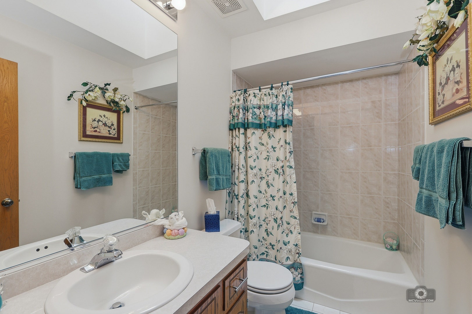 19600 Edgebrook Lane, Tinley Park, IL 60487 19600 Edgebrook Lane, Tinley Park, IL 60487