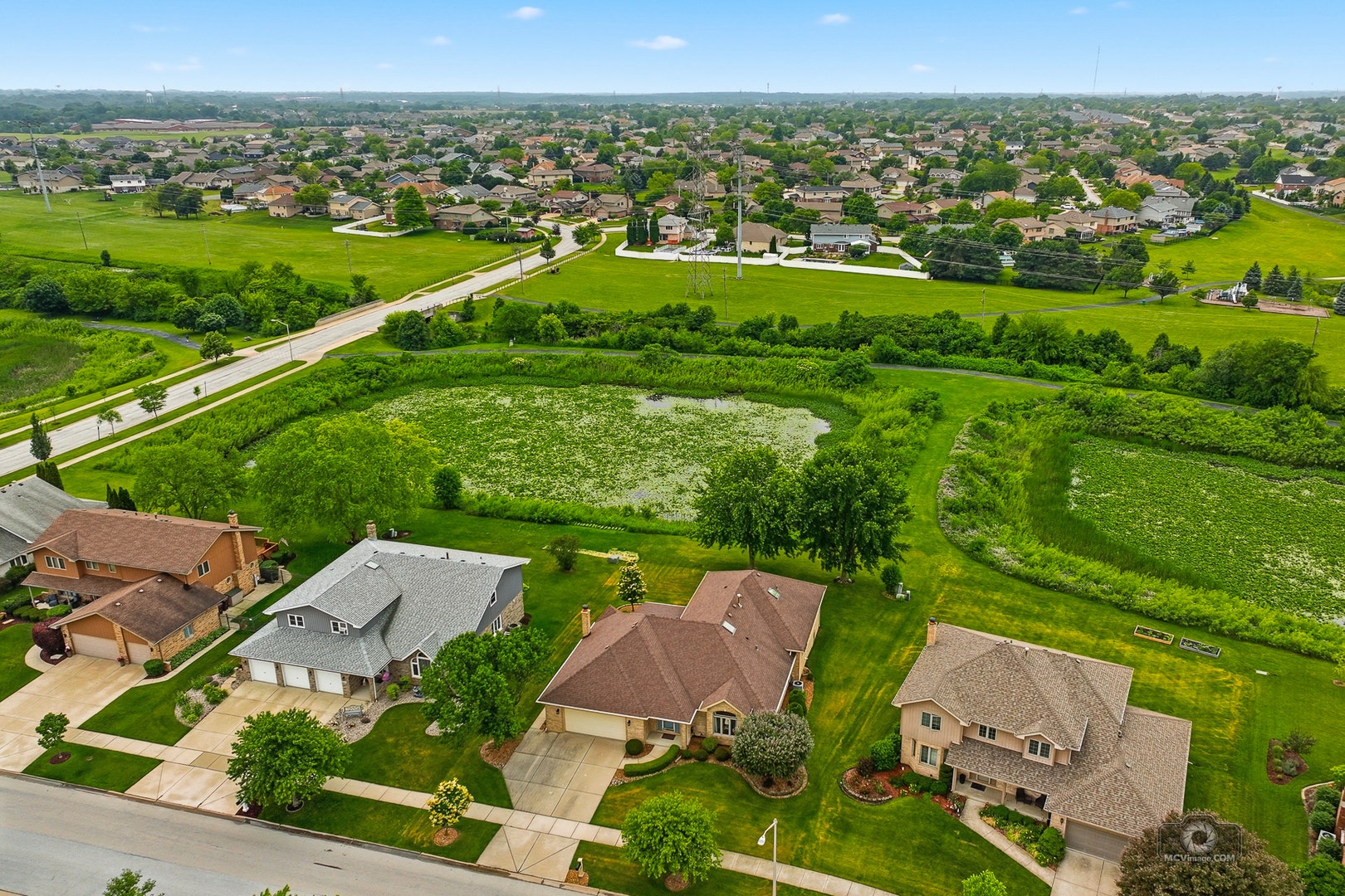 19600 Edgebrook Lane, Tinley Park, IL 60487 19600 Edgebrook Lane, Tinley Park, IL 60487