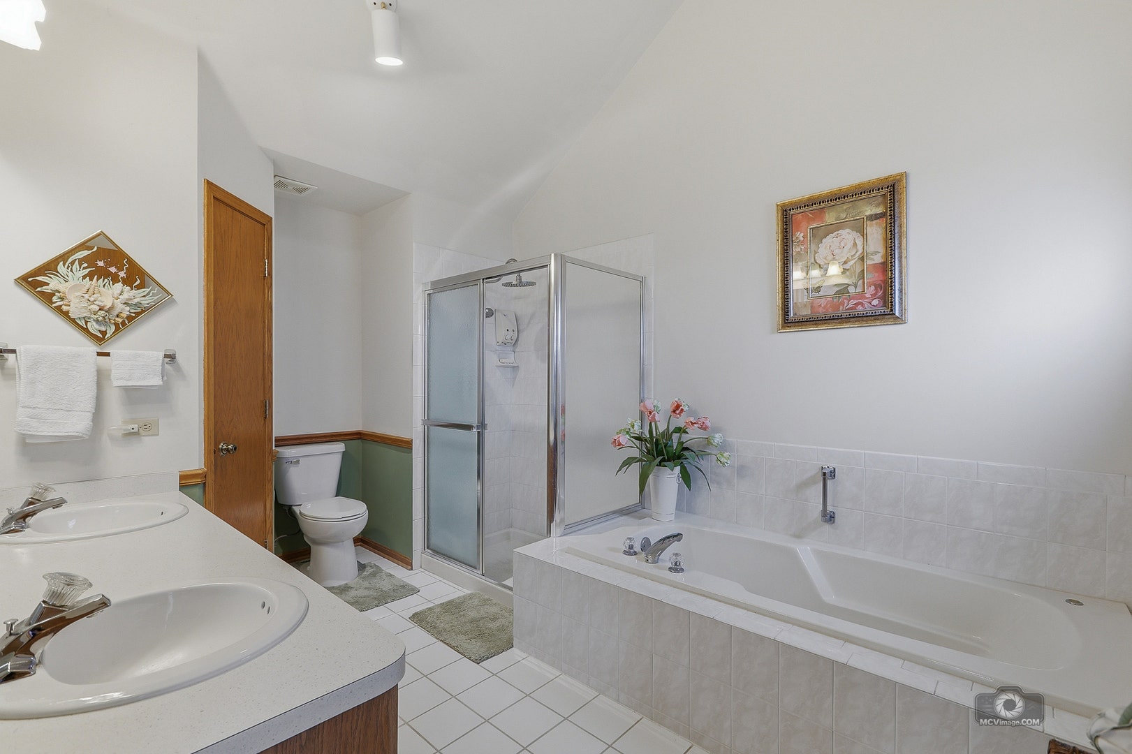 19600 Edgebrook Lane, Tinley Park, IL 60487 19600 Edgebrook Lane, Tinley Park, IL 60487