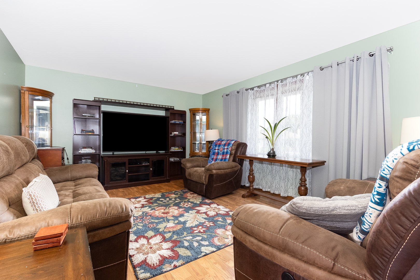 3842 Jonathan Simpson Drive, Joliet, IL 60431 3842 Jonathan Simpson Drive, Joliet, IL 60431