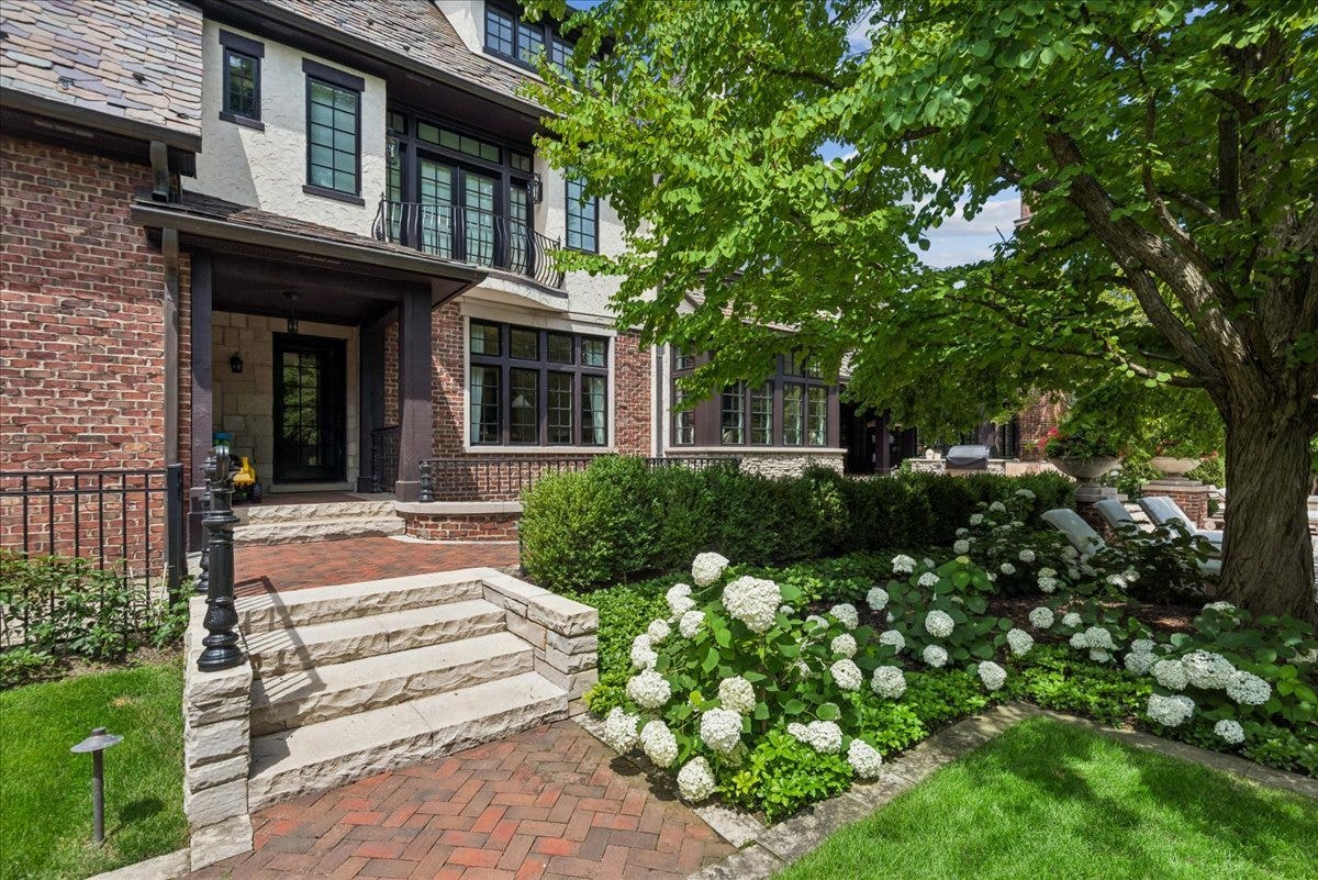 86 Prospect Avenue, Highland Park, IL 60035 86 Prospect Avenue, Highland Park, IL 60035