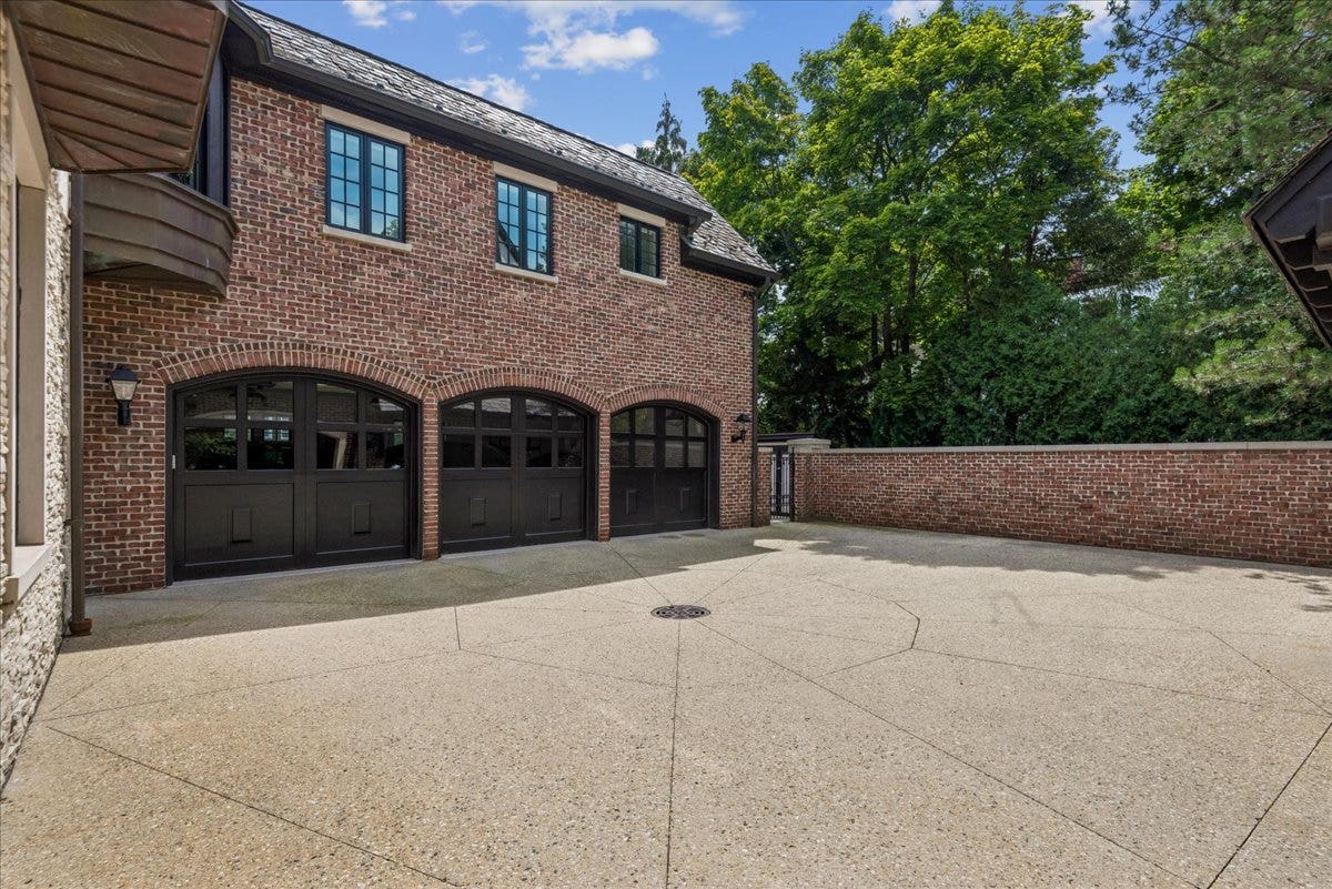 86 Prospect Avenue, Highland Park, IL 60035 86 Prospect Avenue, Highland Park, IL 60035
