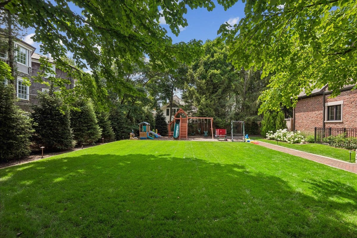 86 Prospect Avenue, Highland Park, IL 60035 86 Prospect Avenue, Highland Park, IL 60035