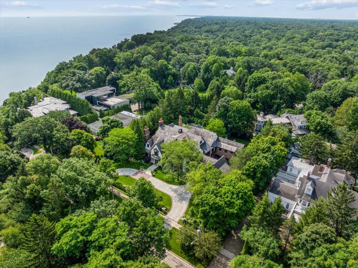 86 Prospect Avenue, Highland Park, IL 60035 86 Prospect Avenue, Highland Park, IL 60035